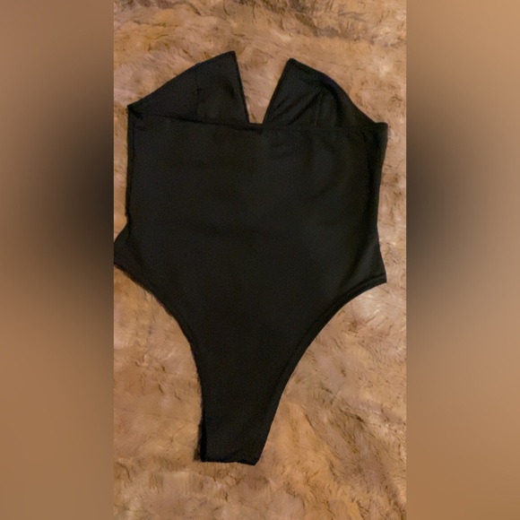 Chic Black One-Piece top - Picture 2 of 3